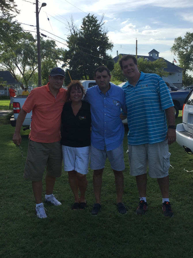 Baltimore propellar club crab feast