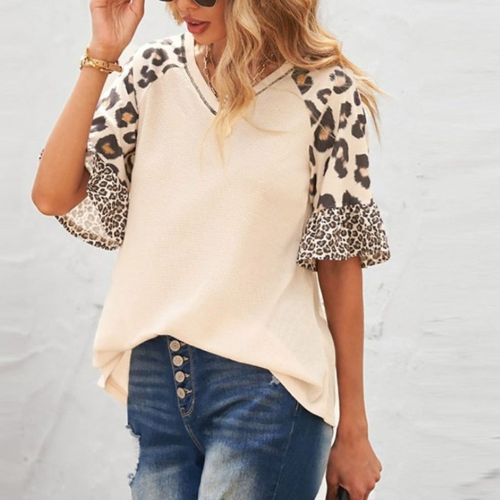 Thumbnail: Womens Leopard Print Sleeve Top