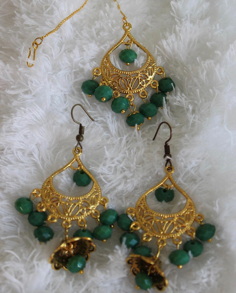 Thumbnail: Earrings and tikka 