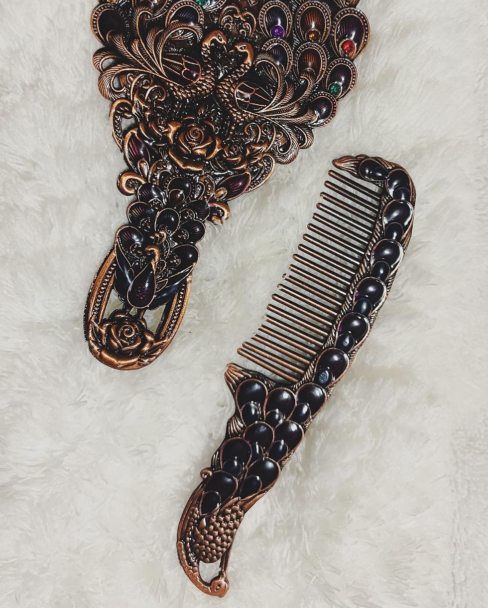 Thumbnail: Mirror & Comb set