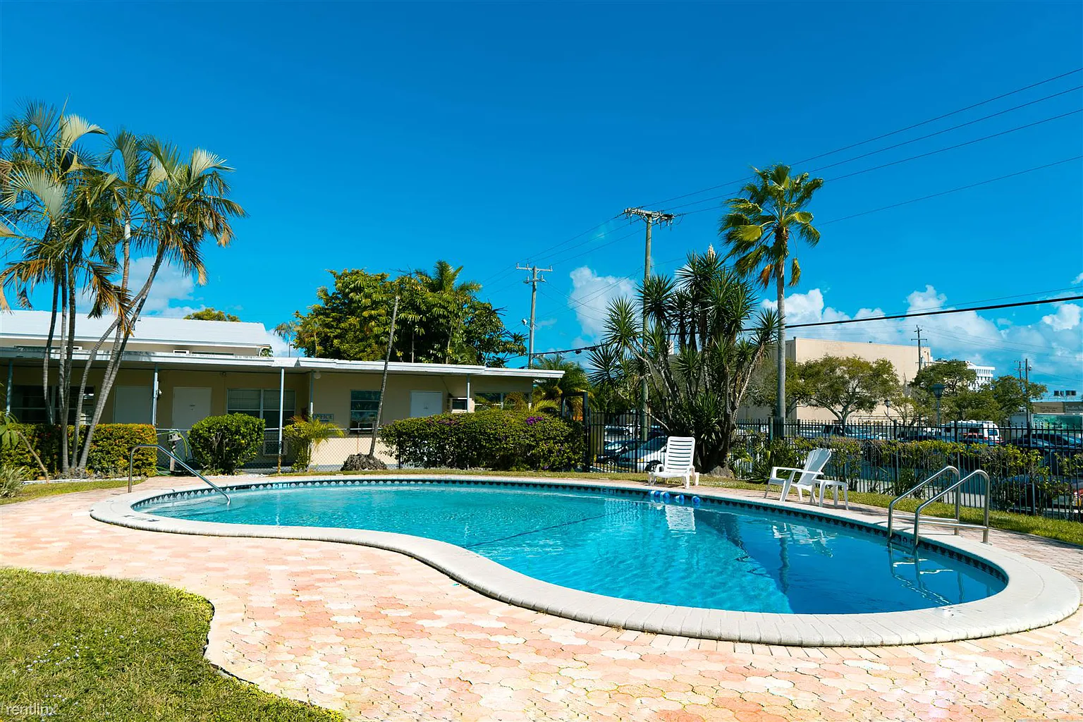 Victoria Park Pool Photo.webp