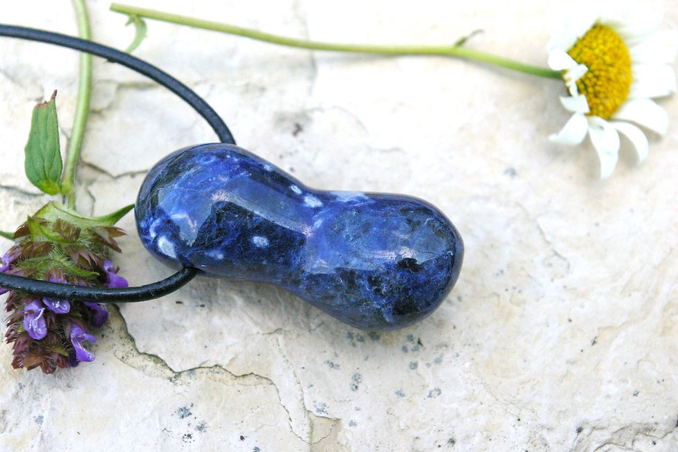 Thumbnail: Healing crystal jewelry in Canada. Sodalite for boosting your confidence.