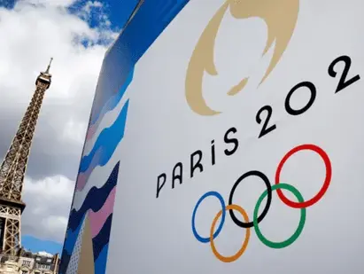 Suspenden a periodista polaco: calificar “Imagine” de "visión del comunismo” en París