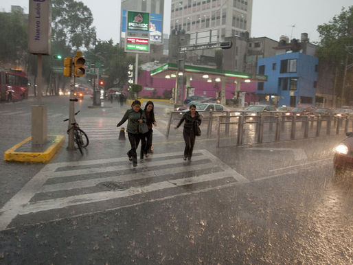 Llama autoridad capitalina a empleadores a considerar seguridad de sus trabajadores por fuertes lluvias