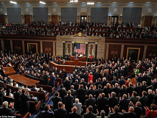 Cámara de Representantes aprueba presupuesto de Trump incluido impuesto a remesas