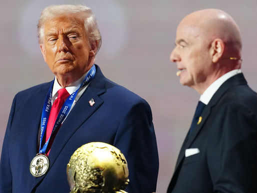 Trump confirma que llamó al jefe de la FIFA para intervenir tras la tarjeta roja a Balogun