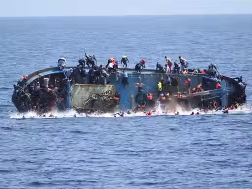 Desaparecen 250 personas en un naufragio: eran refugiados