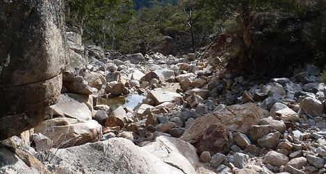 Gungarlin River, KNP. Dry river bed below weir since 1965 Photo: L. Crisp