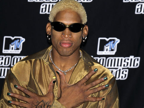 Dennis Rodman“không hề lập dị,chỉ là đi trước thời đại mà thôi,hai mươi năm nữa bạn sẽ thấy nó đẹp”