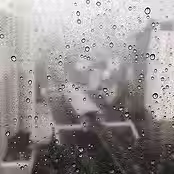 窗口液滴.jpg.avif