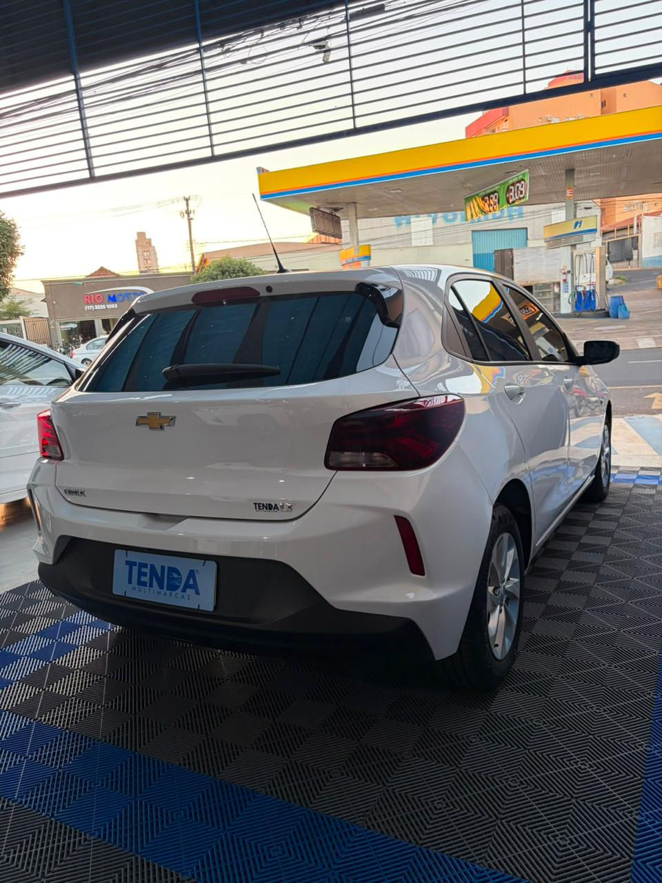 Miniatura: Onix Hatch LT 2021