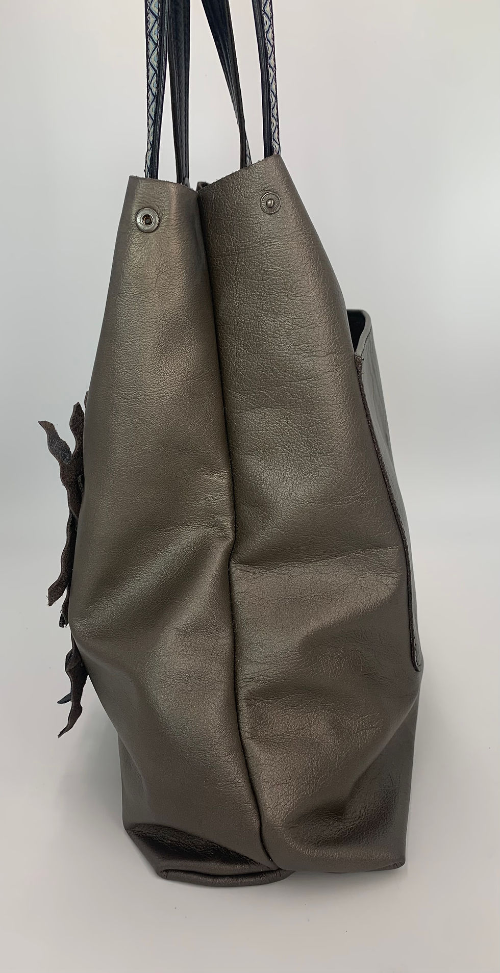 Thumbnail: Metalic Gray Skull Tote