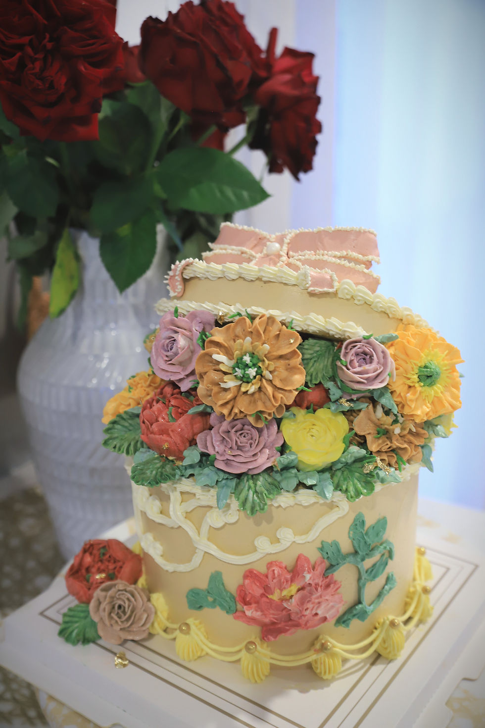 Floral hatbox cake
