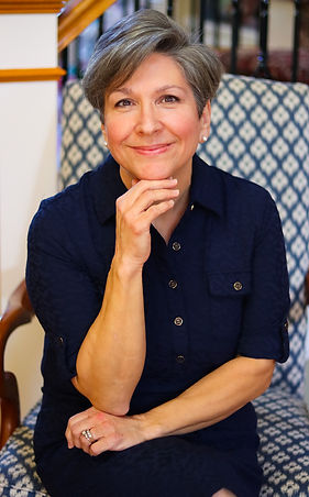 Elise Johnsons headshot