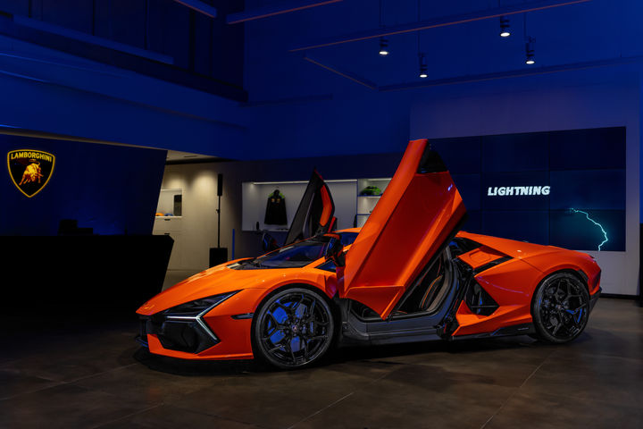 Official Lamborghini Revuelto Photoshoot for Lamborghini Saudi Arabia