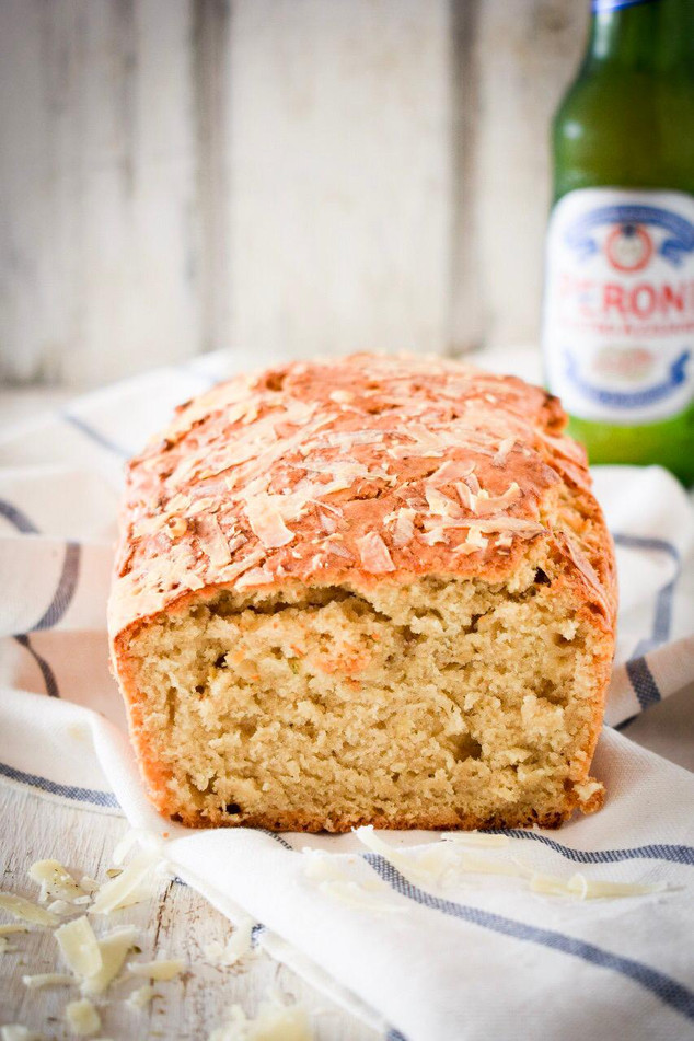Pan de cerveza y parmesano