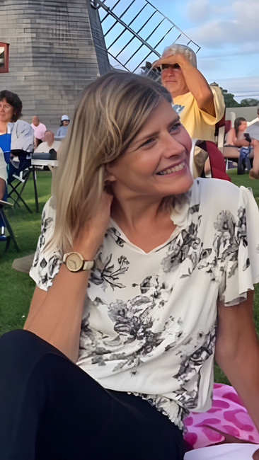 Candace Hammond, author of Summer in Cranberry Harbor