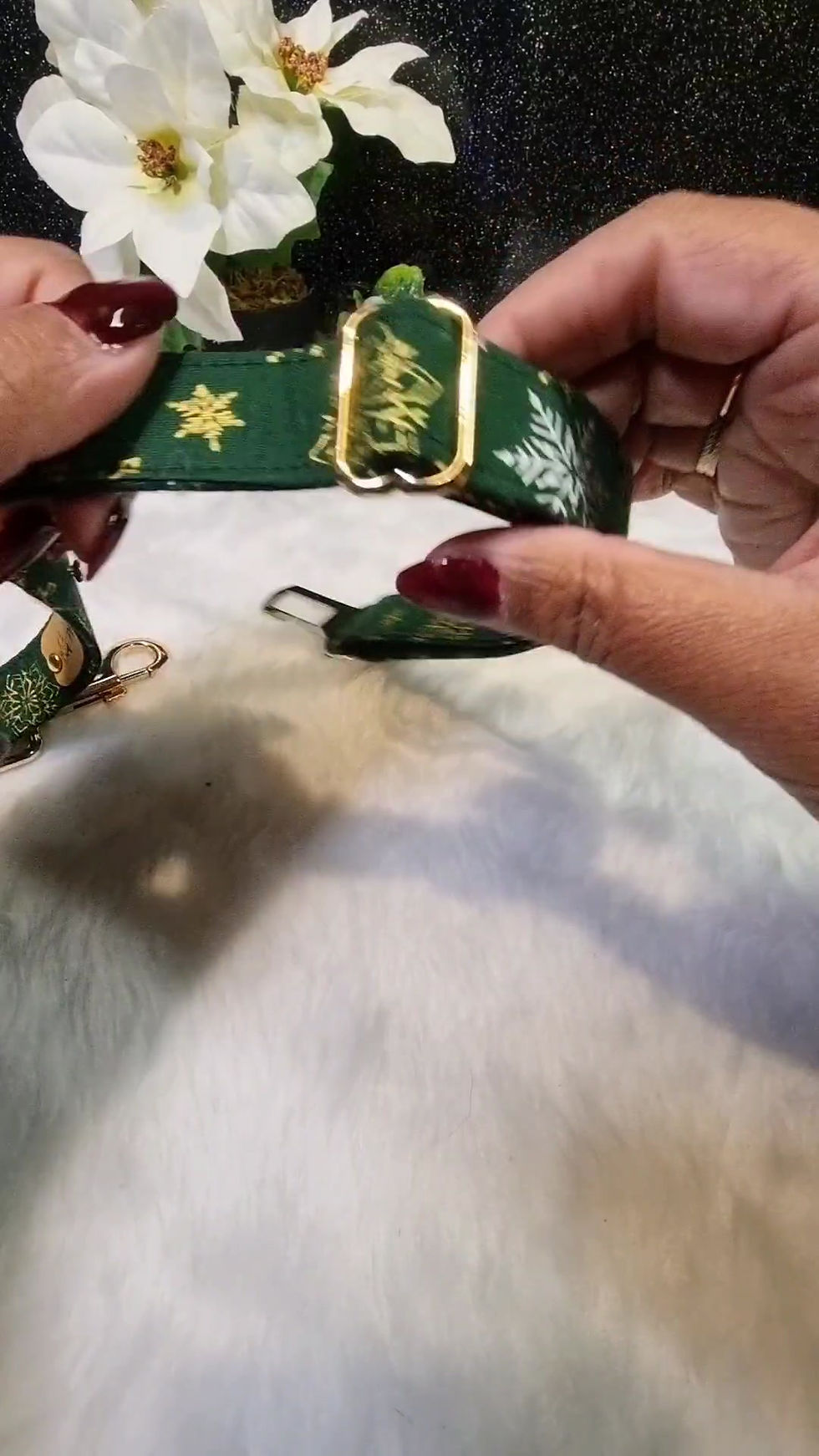 Thumbnail: Silver & Gold Snowflakes on Green Clip-in Dog Seatbelt