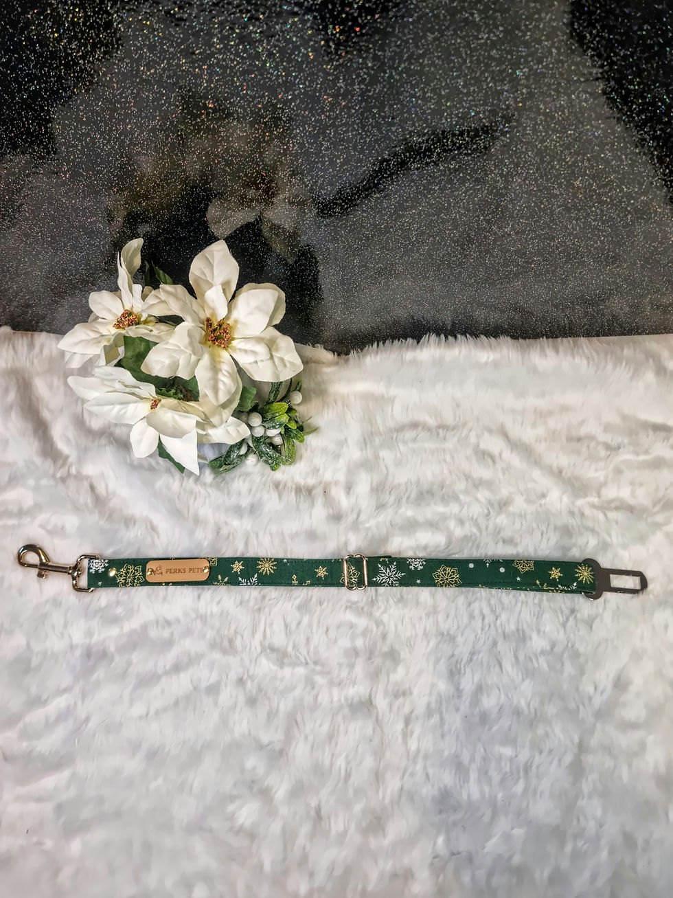 Thumbnail: Silver & Gold Snowflakes on Green Clip-in Dog Seatbelt
