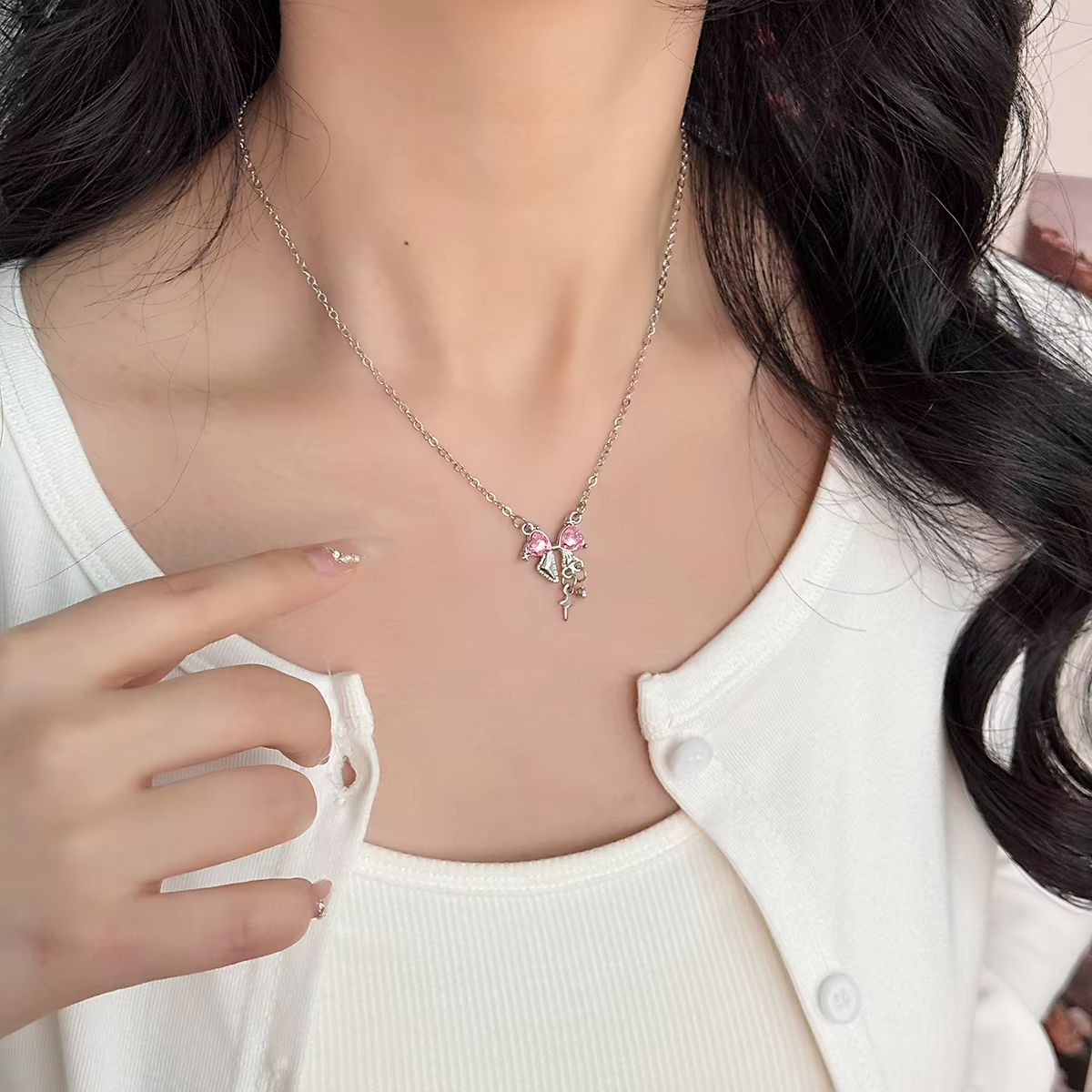 Sweet Pink Bow Pendant Necklaces Ladies Girls Sparkling Rhinestone Clavicle Chai