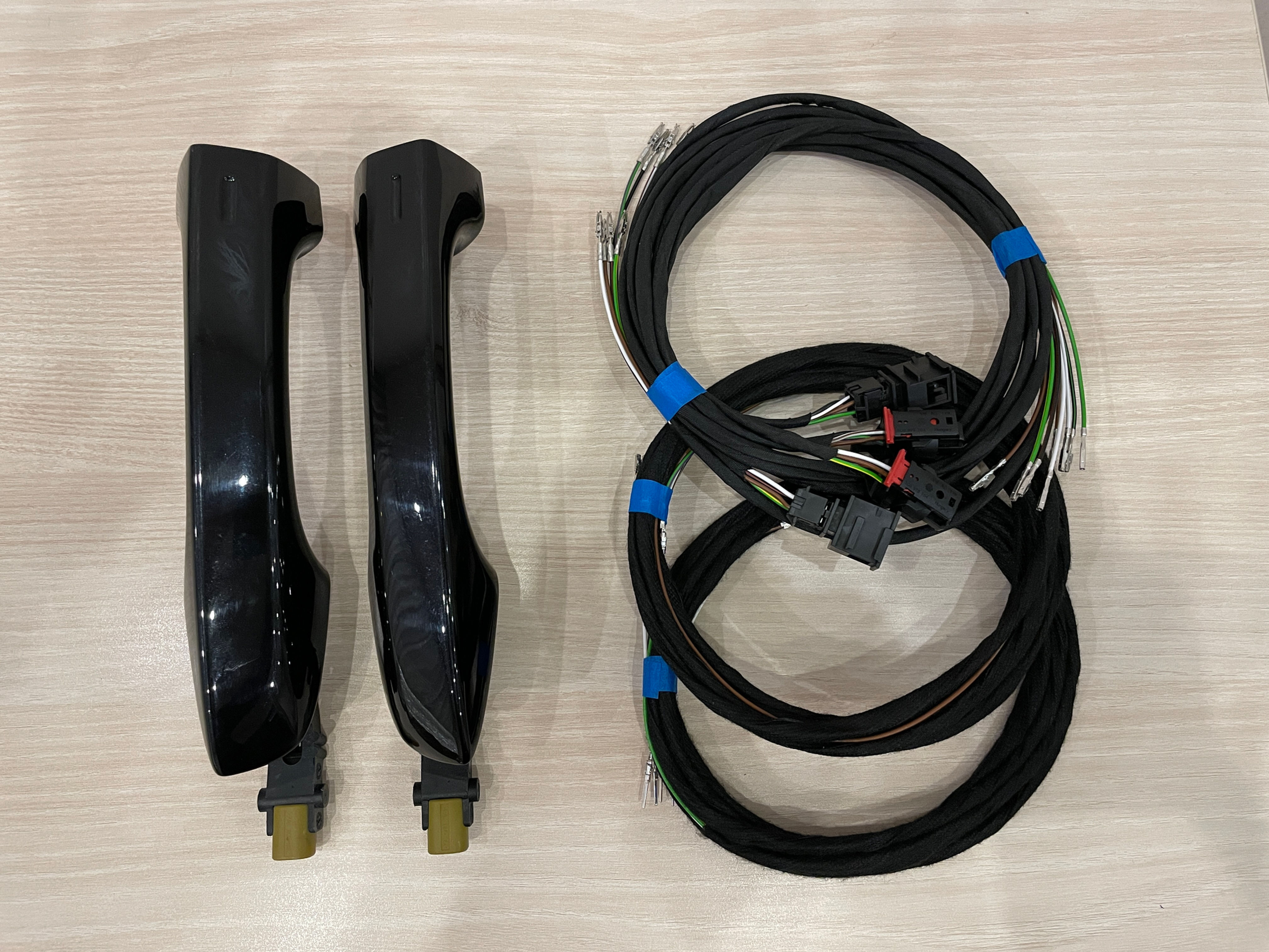 Комплект дооснащения безключевым доступом задних дверей. VW Tiguan 2/ Sportsvan.