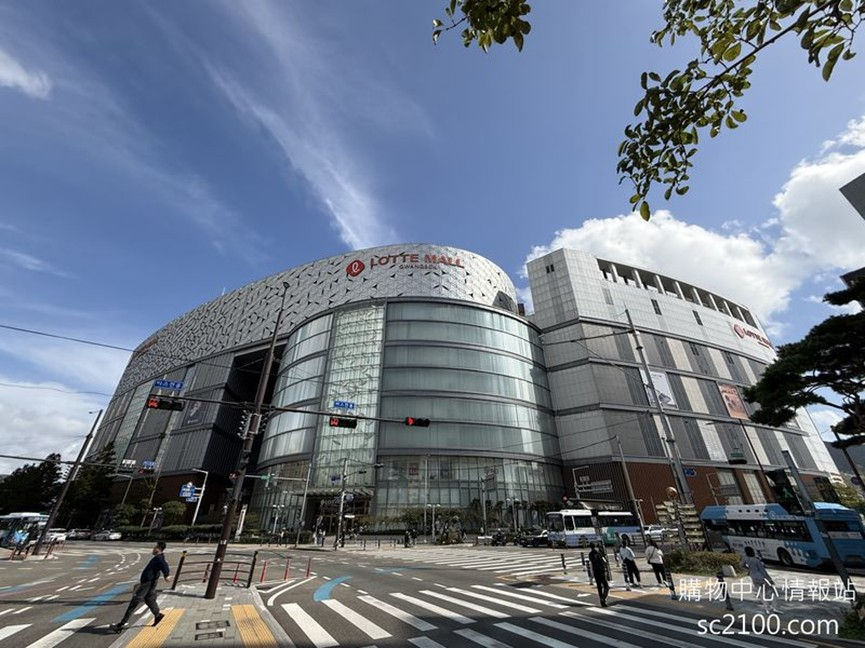 釜山樂天百貨光復店 (包含 LOTTE 樂天百貨、樂天 LOTTE Mall (AQUA MALL)、樂天超市 (LOTTE Mart) 等三大主題