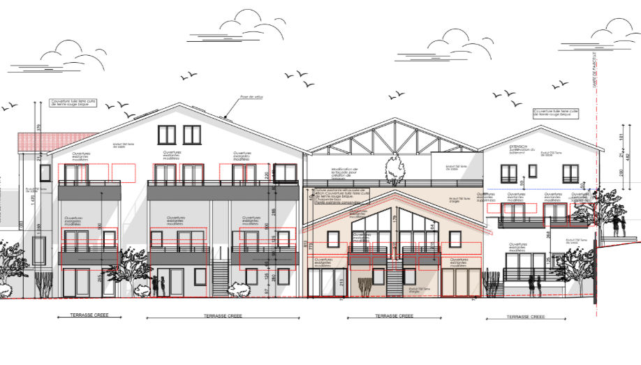 FAÇADE SUD-OUEST - Les constructions devant la façade serviront d’accès et de balcon.