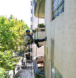 Persona trabajando en altura