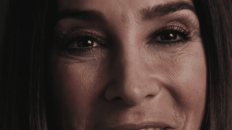 Pam Golding 'One of a Kind'-high (1).gif