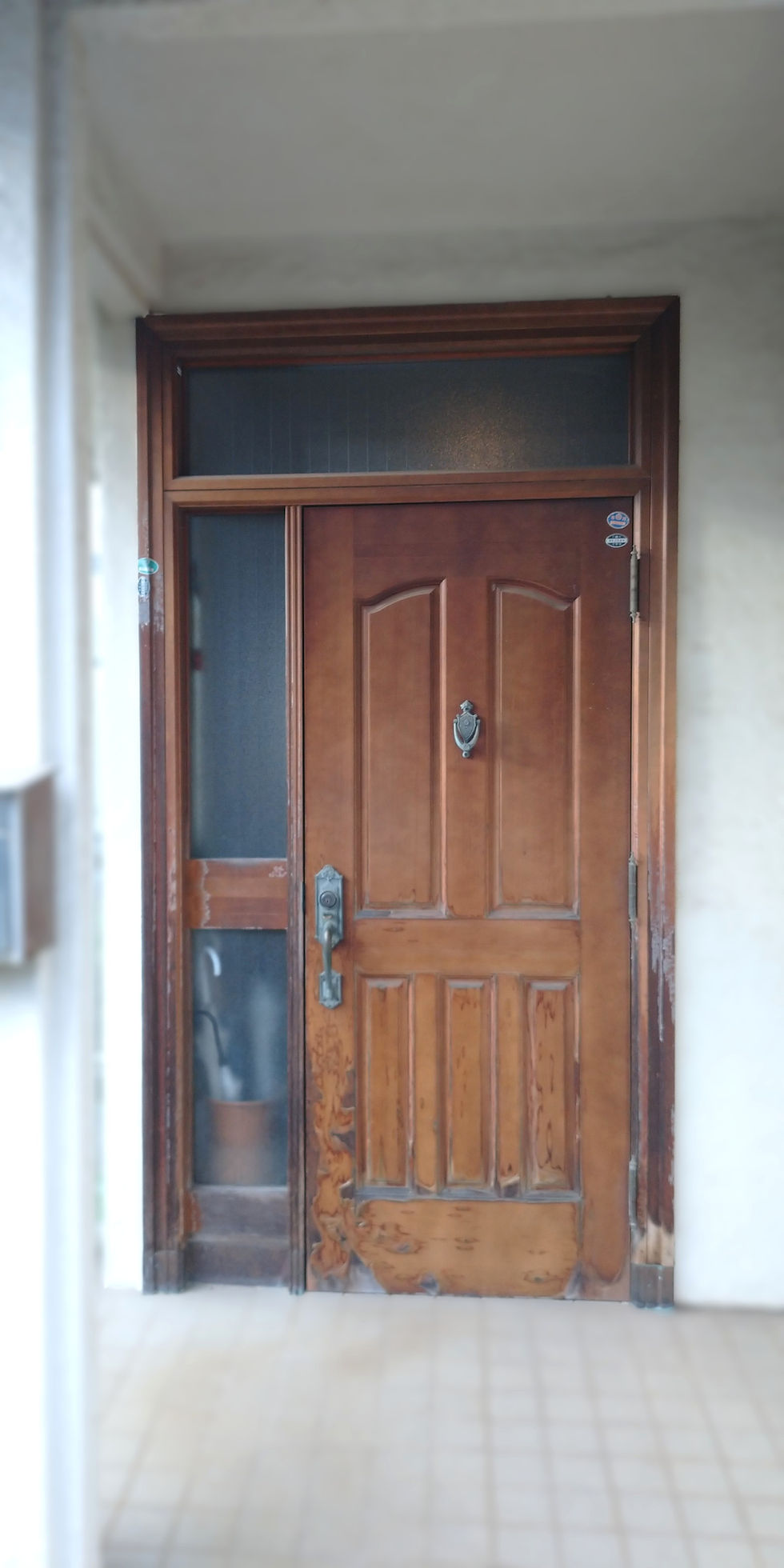 玄関ドアカバー工事