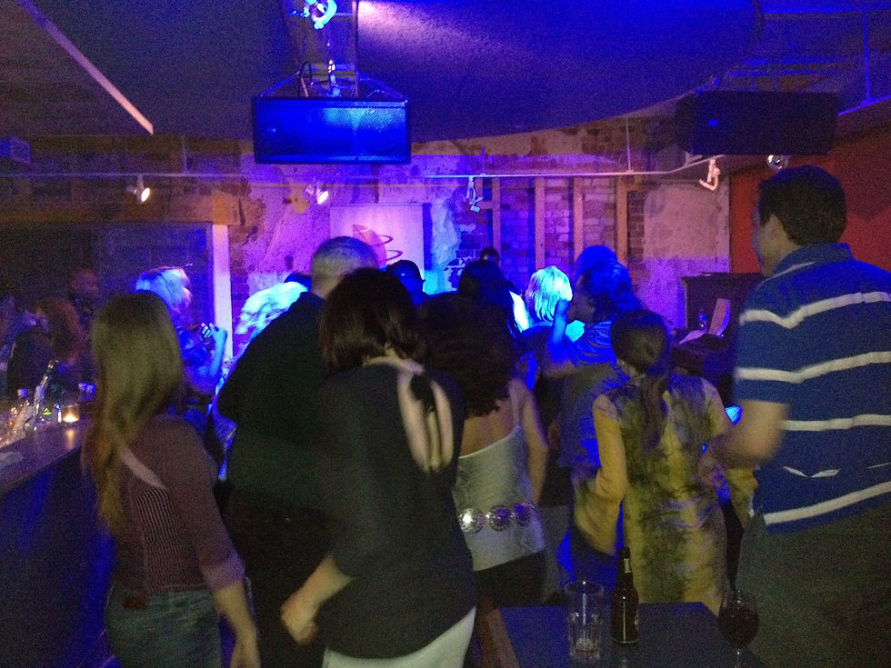 good lounge crowd.jpg