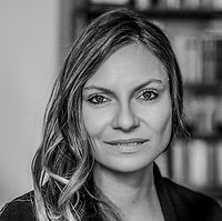 Portrait_Isabelle_Sperlich_sw_Credit_nadinestenzel_quer_edited.jpg