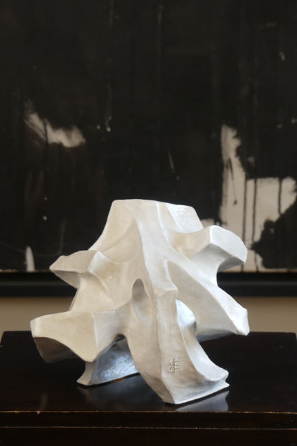 Sculpture Céramique de la collection Entrelacs de l'artiste & designer mobilier Franck Scala