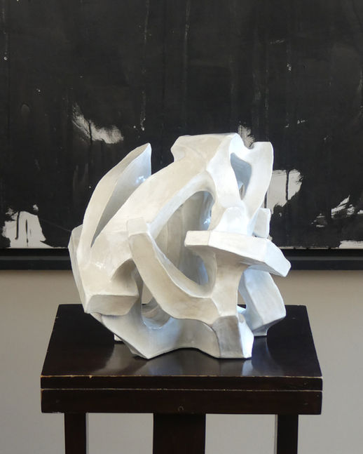 Intertwined Ceramic Sculpture / Ceramic Sculpture / Ceramic Art Unique Piece of the french artist & furniture designer Franck Scala.  Sculpture céramique / oeuvre d'art céramique / pièce unique en céramique de la collection Entrelacs de l'artiste & designer mobilier Franck Scala