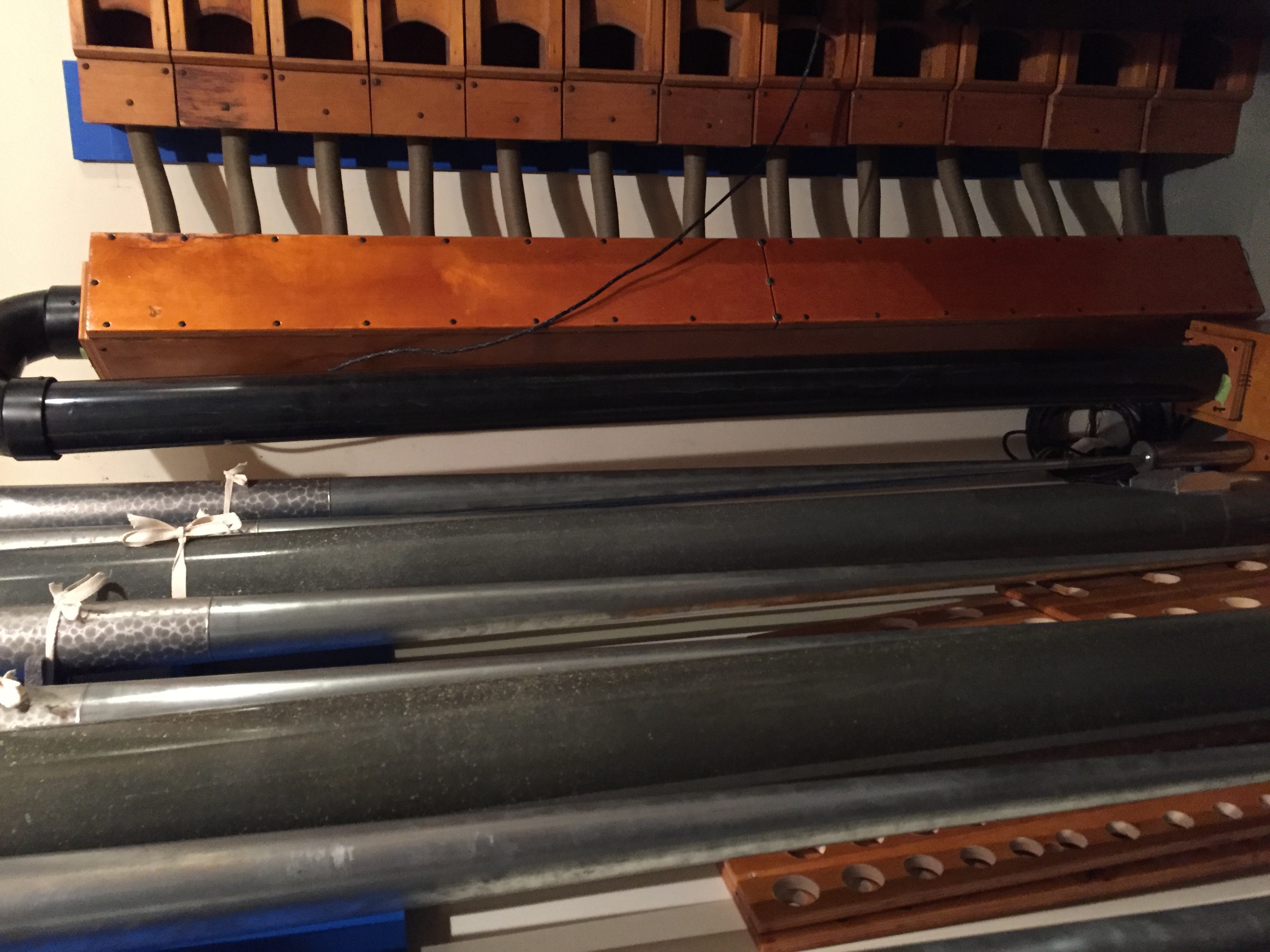 The vertical bass chest