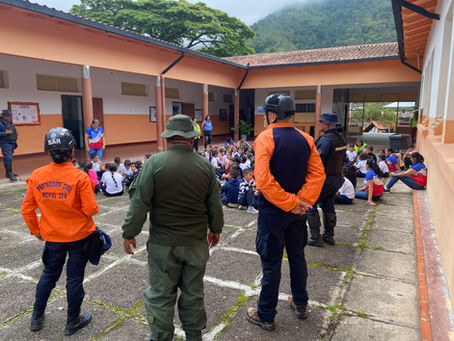 Zea fortalece cultura preventiva con simulacro sísmico en centros educativos