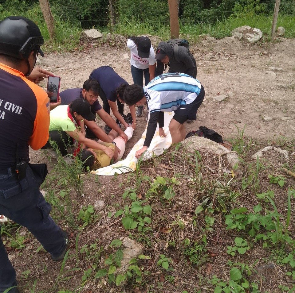 Protección Civil Zea capacita a guías turísticos en rescate y primeros auxilios en montaña