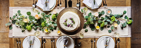 Feestelijke dinertafel