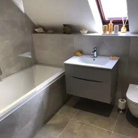 tiles under sink fitted 
