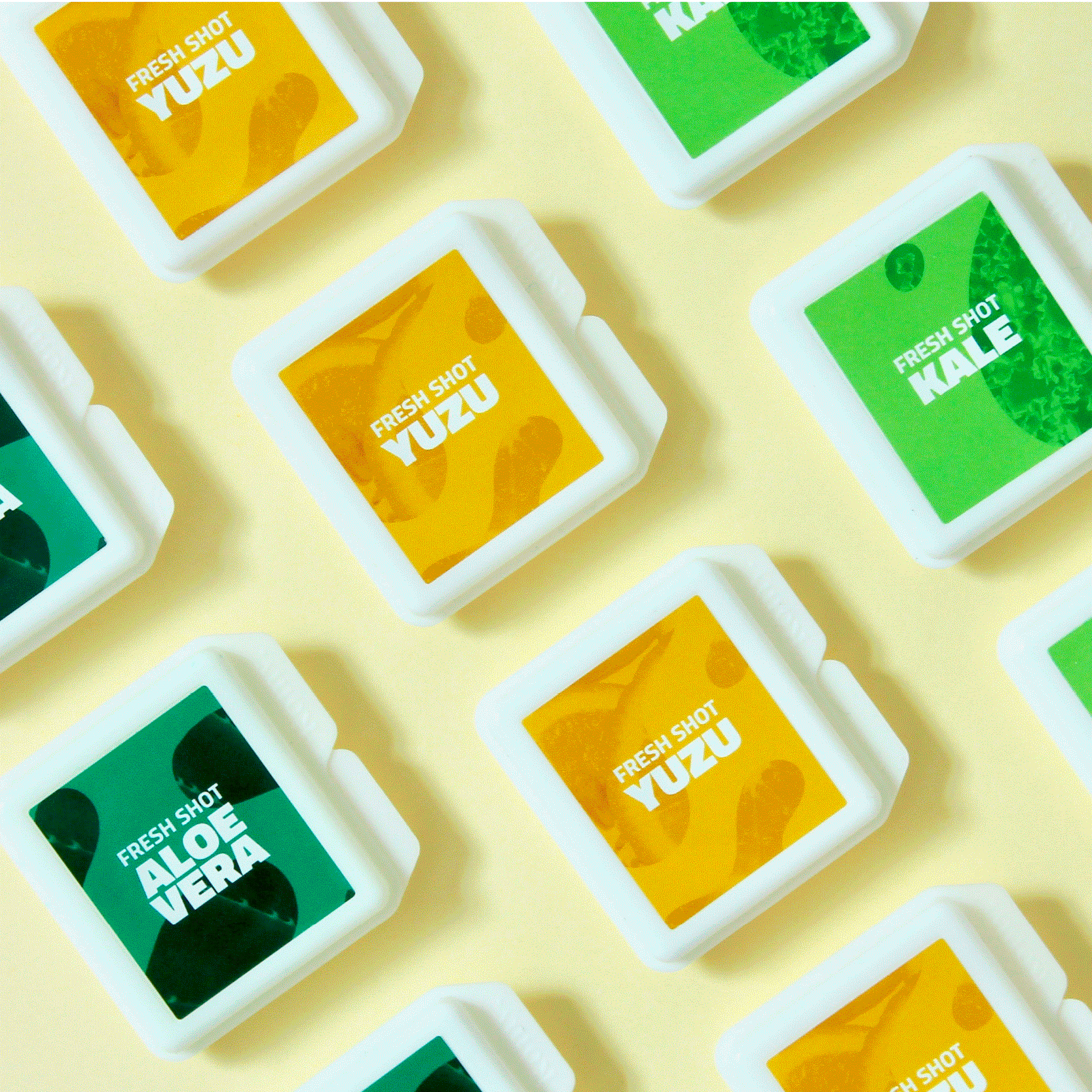 GIF animé pour la marque Romy : les packagings des cosmétiques apparaissent et disparaissent les uns après les autres