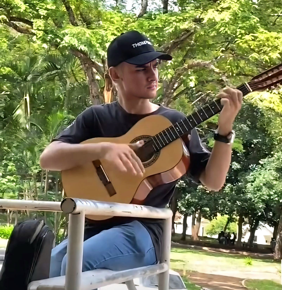 Marcello vive e sente cada acorde da música sertaneja Foto: Acervo pessoal
