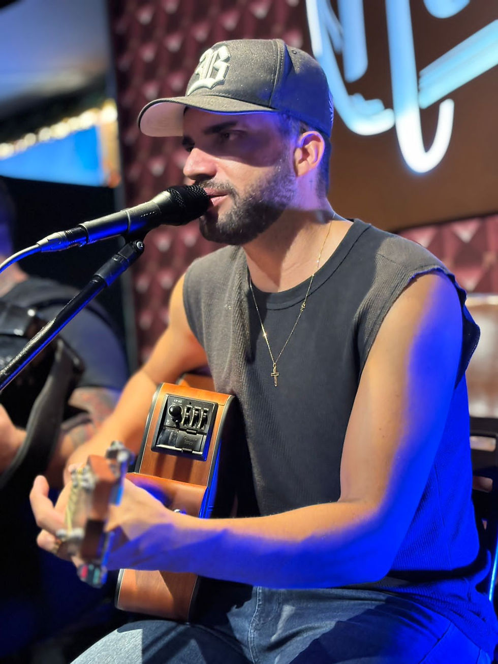 Arley César representa a nova geração do sertanejo, unindo estilo moderno e raiz Foto: Acervo pessoal
