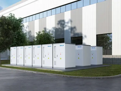 Gewerbliche Energiespeicher: Wie Unternehmen Lastspitzen reduzieren und Energiekosten dauerhaft senken