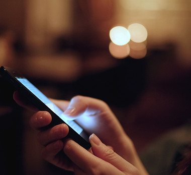 MOBILNÍ TELEFON