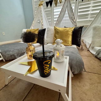 South Austin Sleepover Tents provides Oscar worthy sleepover tents with a black and gold theme.