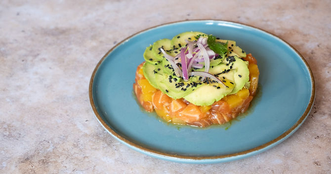 Tartare de saumon, mangue et avocat.jpg