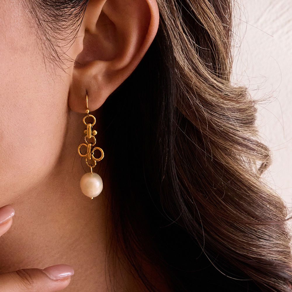 Zora Classic Pearl Hollow Earrings — 18K Gold-Plated Hypoallergenic Stainless St