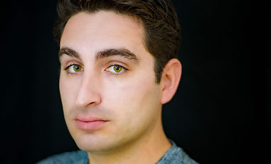 Pratola Headshot.jpg