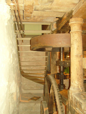 Escalier et rampe. Moulin