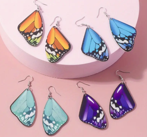 Thumbnail: Stylish Butterfly Earrings Made of Resin